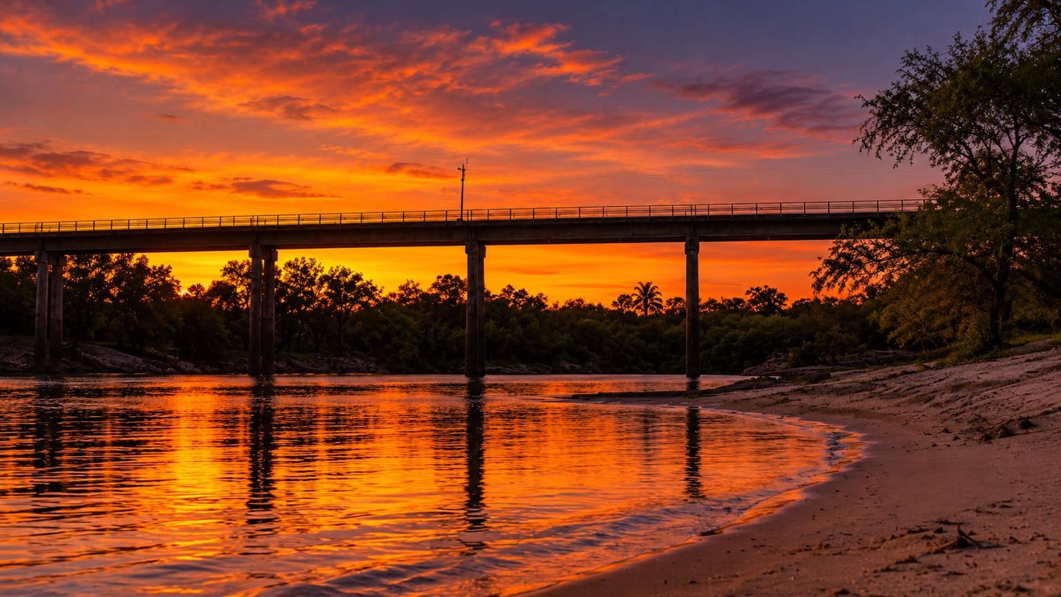 Artistic view of the bridge over the Río Tacuarembó in Villa Ansina
